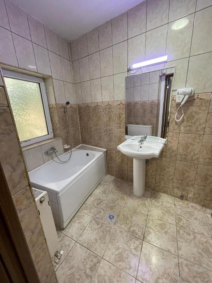 Hostel Tripoli Palace Bukarest Exterior foto