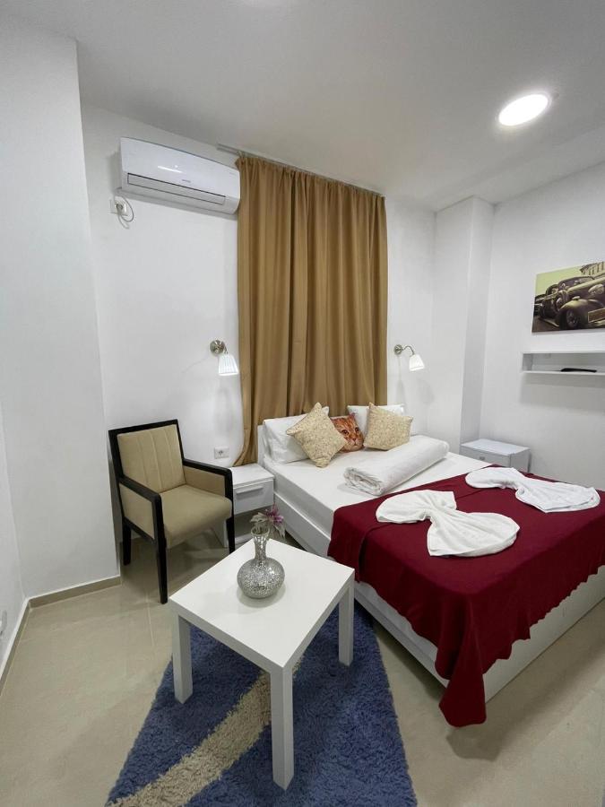 Hostel Tripoli Palace Bukarest Exterior foto